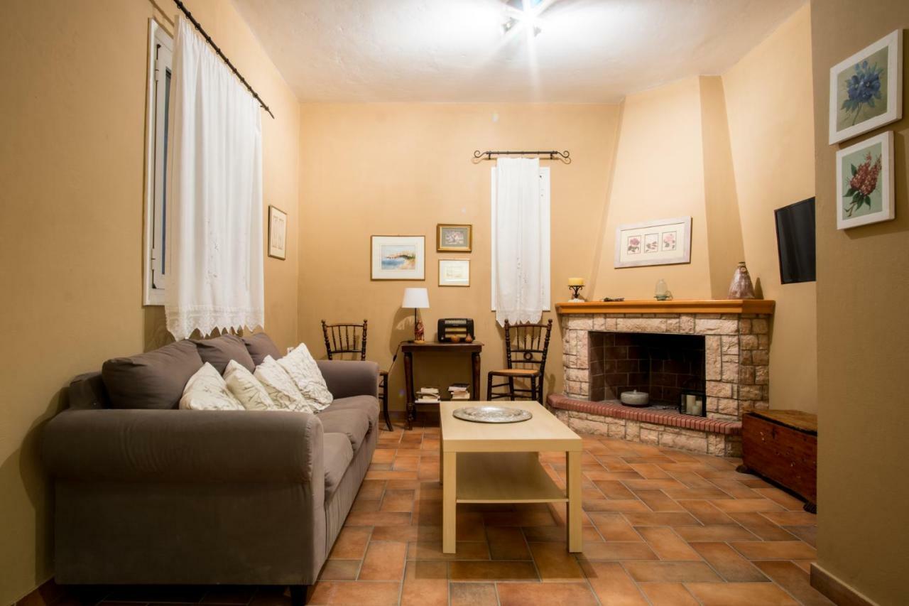 Almond Trees Cottage Διβαράτα Εξωτερικό φωτογραφία